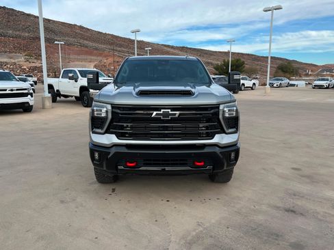 Certified 2025 Chevrolet Silverado 3500 LTZ w/ LTZ Plus Package image 9