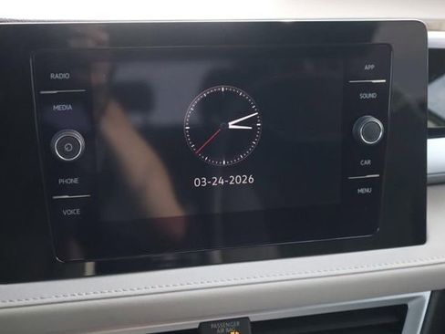 New 2026 Volkswagen Taos SE image 13