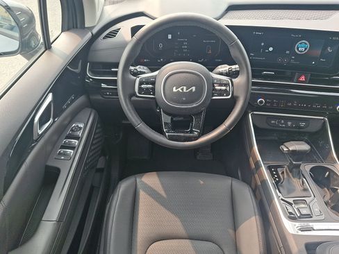 Used 2025 Kia Carnival SX Prestige FWD image 13