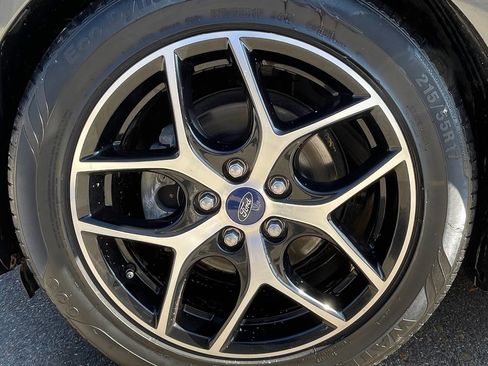 Used 2017 Ford Focus SEL image 12