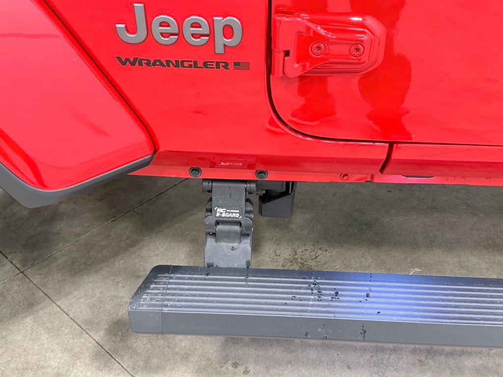 Used 2026 Jeep Wrangler Unlimited Rubicon AWD/4WD image 24