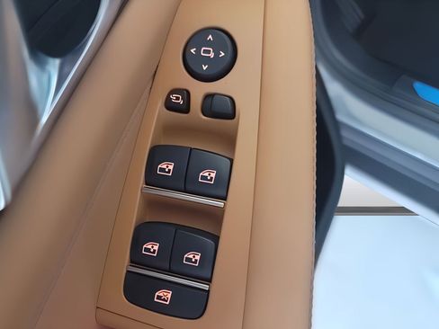 Used 2026 BMW X5 sDrive40i w/ Premium Package image 6