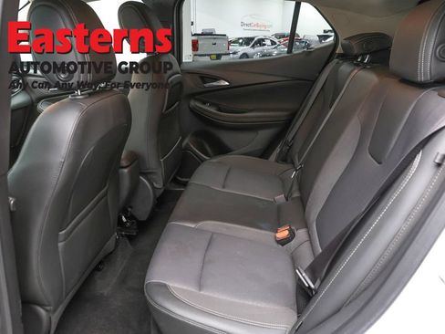 Used 2022 Buick Encore GX Preferred w/ Cold Weather Comfort Package FWD image 21