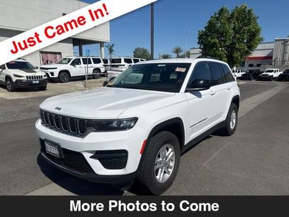 Certified 2023 Jeep Grand Cherokee Laredo w/ Luxury Tech Group I