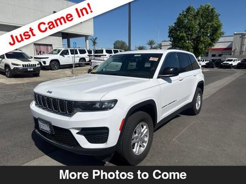 Certified 2023 Jeep Grand Cherokee Laredo w/ Luxury Tech Group I AWD/4WD image 1