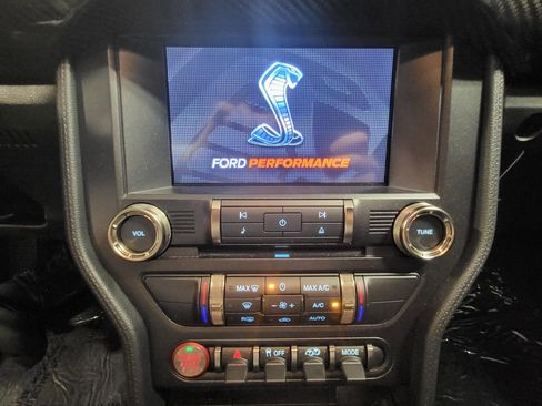 Used 2022 Ford Mustang Shelby GT500 w/ Carbon Fiber Track Pack image 13