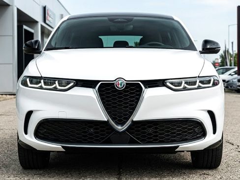 Used 2024 Alfa Romeo Tonale Ti AWD/4WD image 2