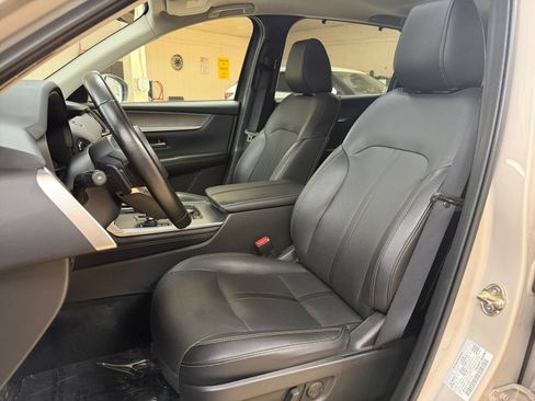 Used 2025 MAZDA CX-90 3.3 Turbo w/ Preferred Package AWD/4WD image 39