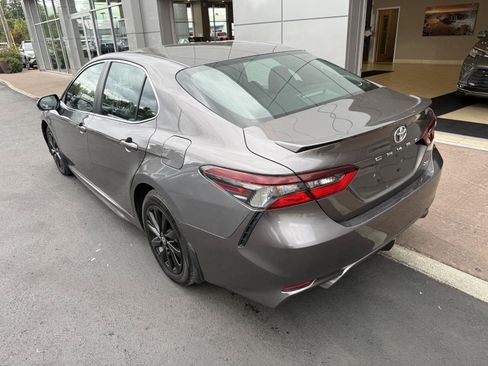 Used 2024 Toyota Camry SE FWD image 3