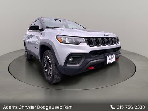 Used 2025 Jeep Compass Trailhawk w/ Trailer Tow Group image 1