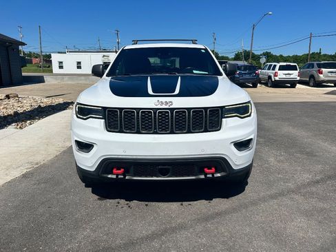 Used 2017 Jeep Grand Cherokee Trailhawk w/ Trailhawk Luxury Group AWD/4WD image 2