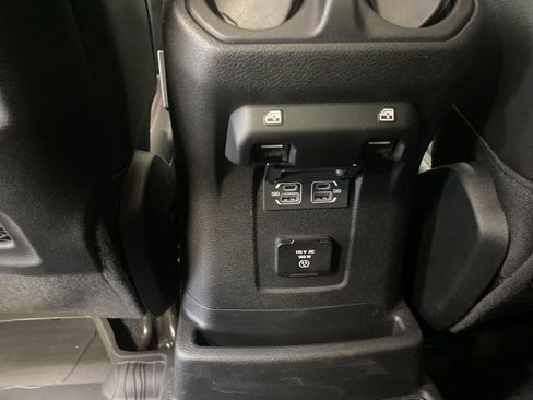 Used 2022 Jeep Wrangler Unlimited Rubicon w/ Steel Bumper Group AWD/4WD image 29