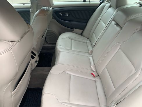 Used 2010 Ford Taurus SEL image 10