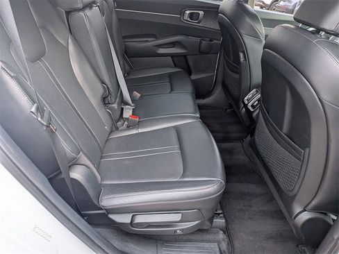 Used 2024 Kia Sorento S image 26