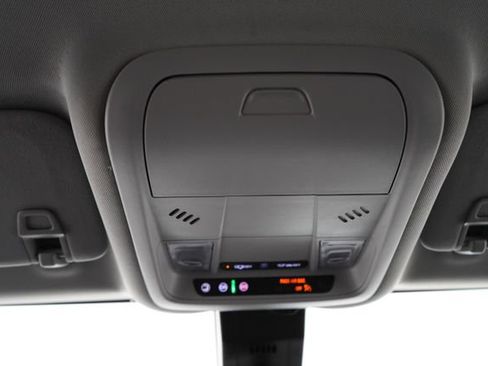 Used 2023 Chevrolet Equinox LT image 45