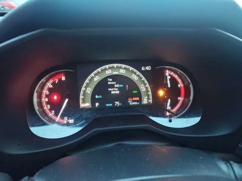 Used 2024 Toyota RAV4 XLE AWD/4WD image 8