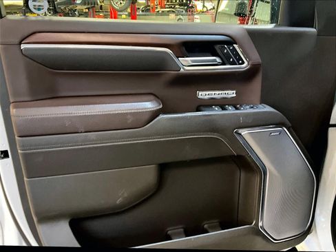Used 2024 GMC Sierra 1500 Denali w/ Denali Reserve Package image 9