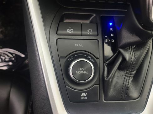 Used 2024 Toyota RAV4 XLE Premium image 36