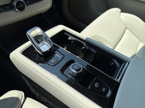 Certified 2026 Volvo XC90 B6 Ultra w/ Protection Package Premier AWD/4WD image 26
