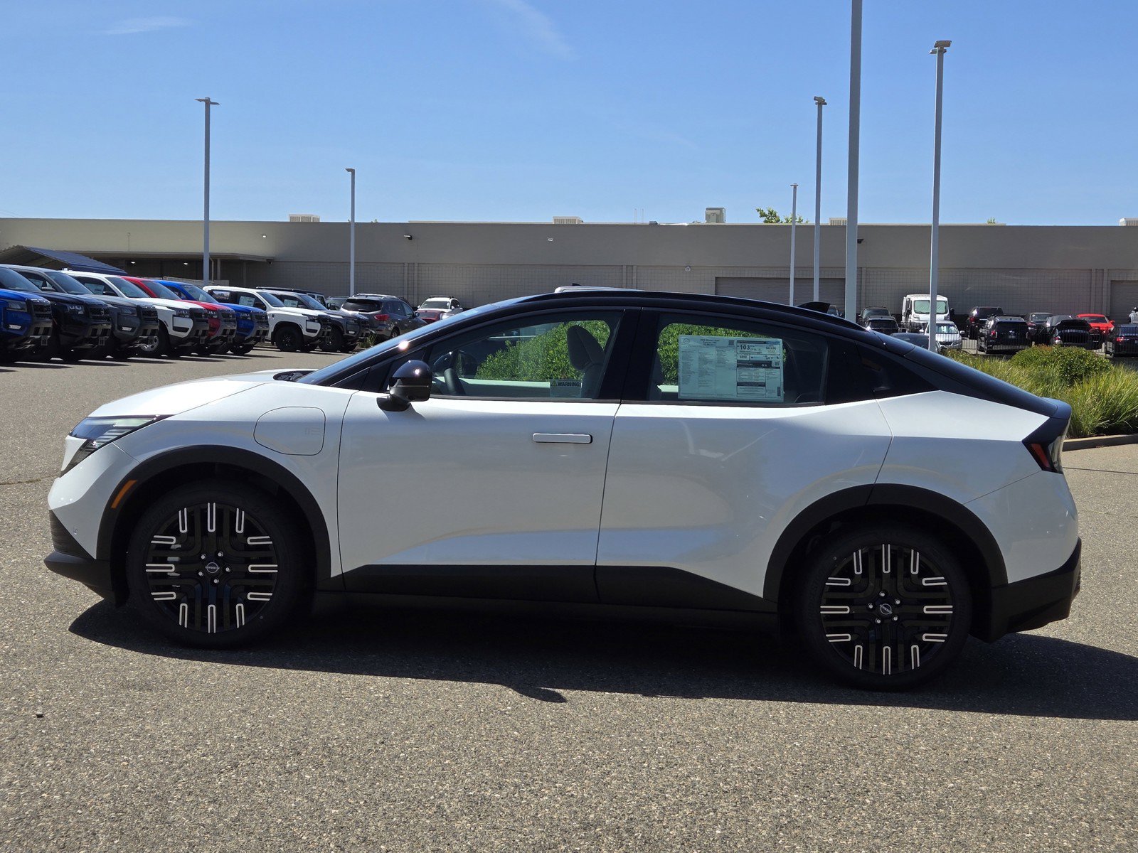 New 2026 Nissan Leaf Platinum+ w/ Illuminated Package FWD image 7