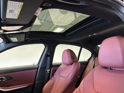 Used 2025 BMW 330i Sedan w/ M Sport Package image 15