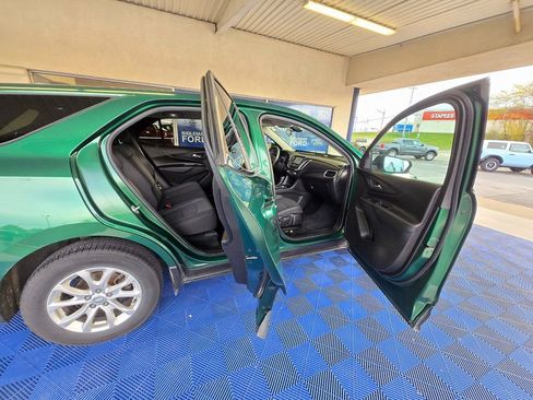 Used 2018 Chevrolet Equinox LT image 28