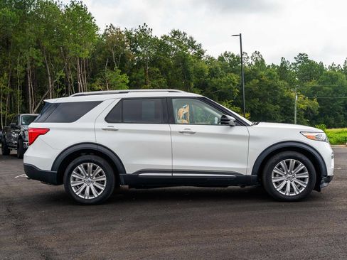 Used 2023 Ford Explorer Limited w/ Equipment Group 301A RWD image 8