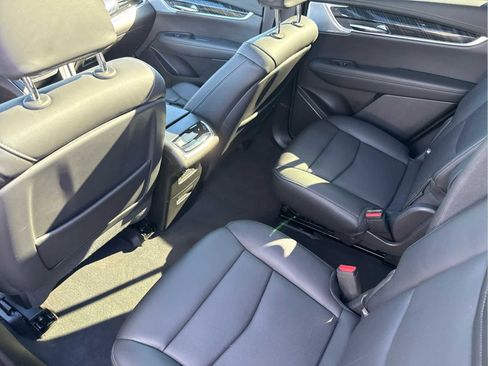 Certified 2025 Cadillac XT6 Premium Luxury image 6