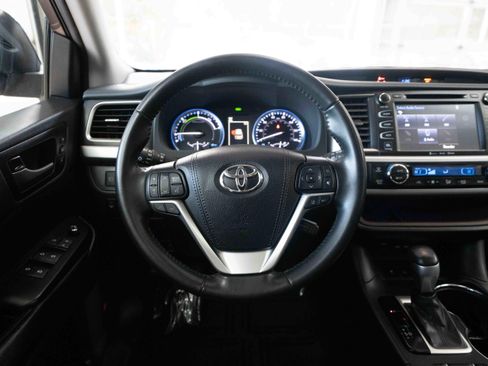 Used 2019 Toyota Highlander Limited image 21