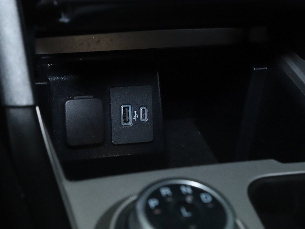 Used 2022 Ford Explorer XLT AWD/4WD image 26