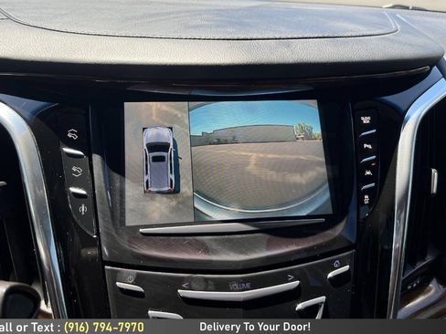 Used 2016 Cadillac Escalade Luxury AWD/4WD image 24