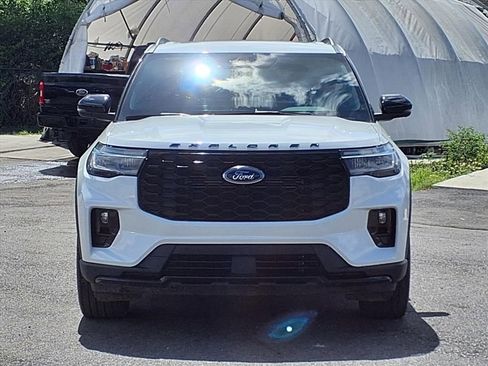 Used 2025 Ford Explorer ST-Line w/ Premium Package AWD/4WD image 2