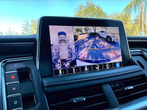 Used 2021 Chevrolet Suburban RST w/ Luxury Package image 25