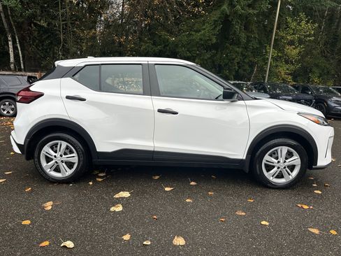Used 2023 Nissan Kicks S image 8