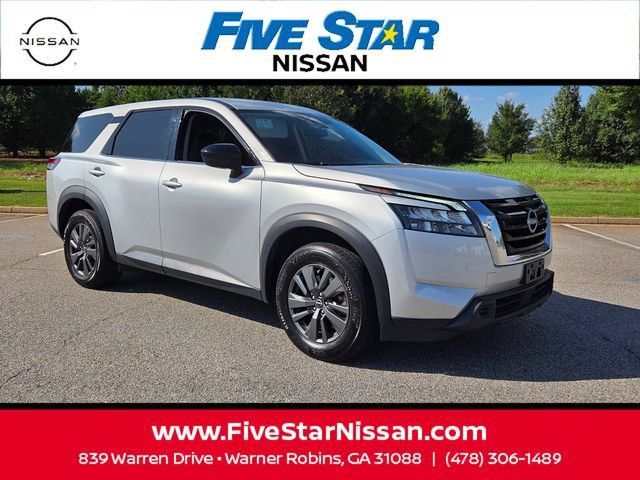 Used 2024 Nissan Pathfinder S FWD image 1