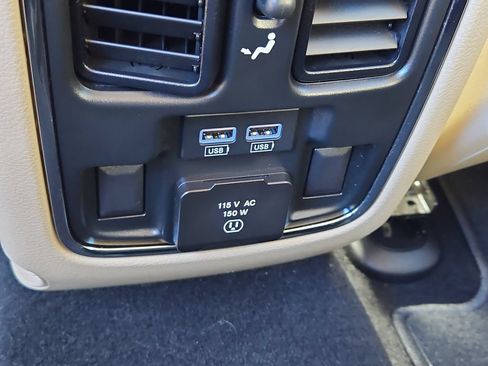 Used 2021 Jeep Grand Cherokee Limited AWD/4WD image 22