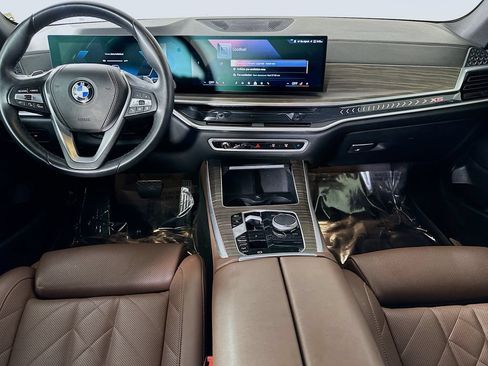 Used 2024 BMW X5 xDrive40i w/ Parking Assistance Package AWD/4WD image 17