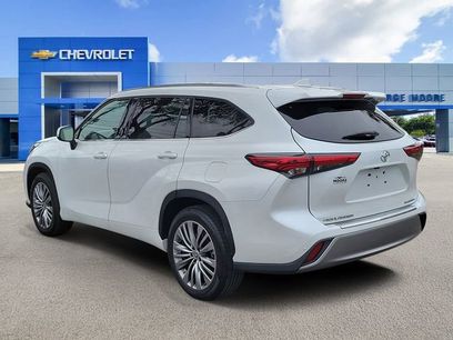 Used 2022 Toyota Highlander Platinum