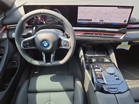 Used 2026 BMW 550e xDrive image 14