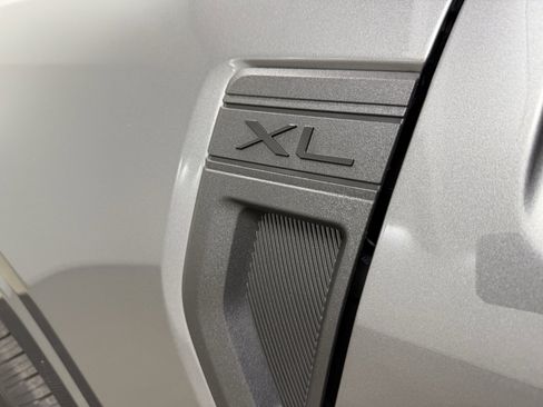 New 2025 Ford Maverick XL image 8