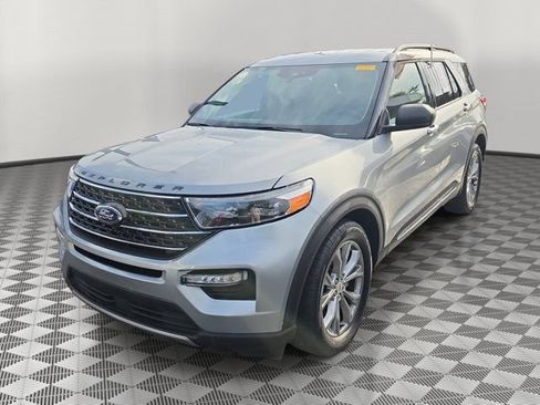 Certified 2023 Ford Explorer XLT w/ Equipment Group 202A RWD image 3