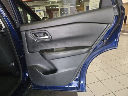 Used 2026 Nissan Rogue SV AWD/4WD image 16