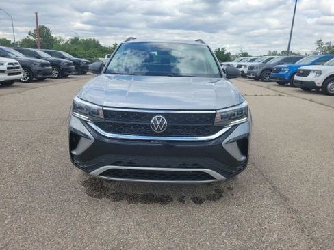 Used 2024 Volkswagen Taos S FWD image 15