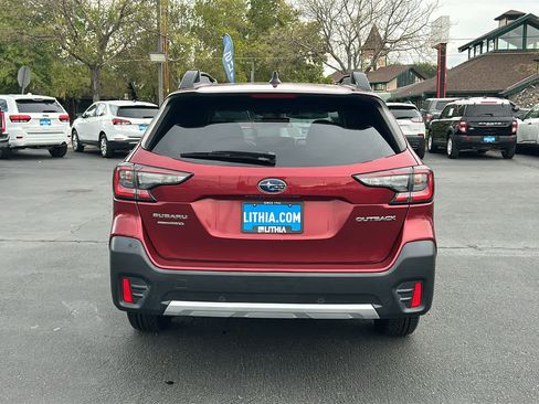 Certified 2022 Subaru Outback Limited AWD/4WD image 7