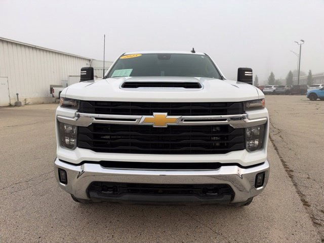 Used 2025 Chevrolet Silverado 2500 LT AWD/4WD image 8