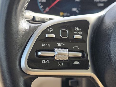 Used 2022 Mercedes-Benz GLS 450 4MATIC image 35