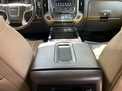 Used 2017 GMC Sierra 1500 Denali w/ Denali Ultimate Package AWD/4WD image 37