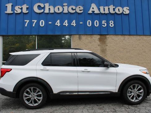 Used 2020 Ford Explorer XLT w/ Equipment Group 202A image 7