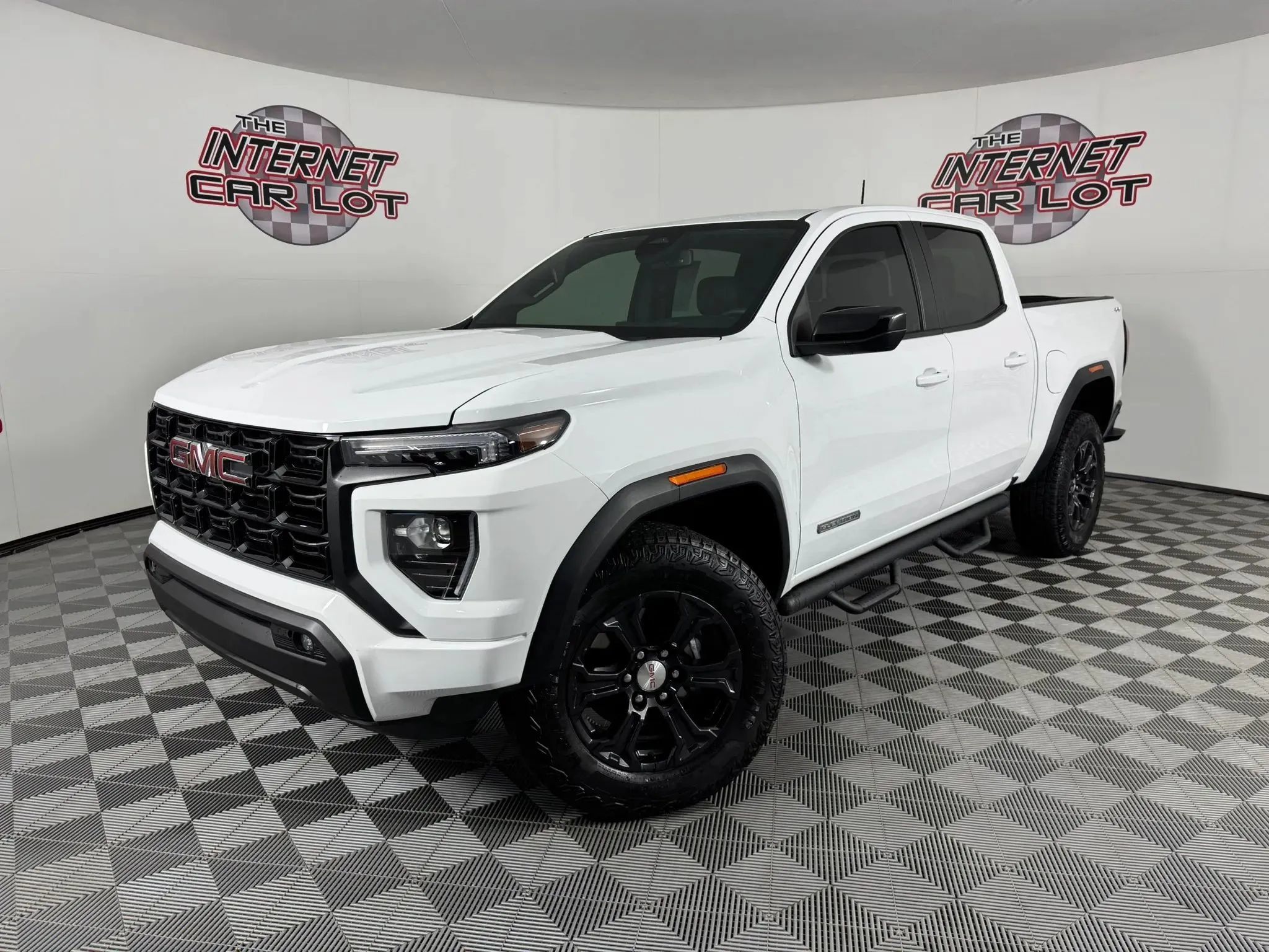 Used 2024 GMC Canyon Elevation w/ Convenience Package AWD/4WD image 1