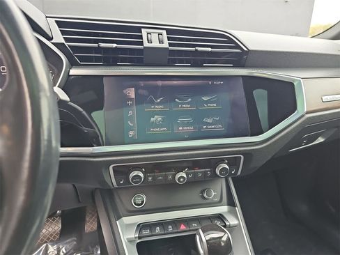 Used 2021 Audi Q3 2.0T Premium Plus w/ Premium Plus Package image 39